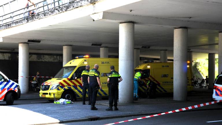 De motorrijder raakte zwaargewond (Foto: SQ Vision).