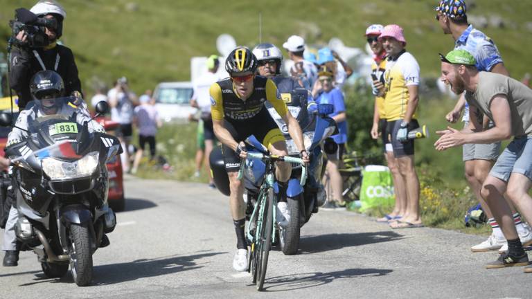 Steven Kruijswijk rijdt op kop in de etappe naar Alpe d'Huez. (Foto: VI Images)