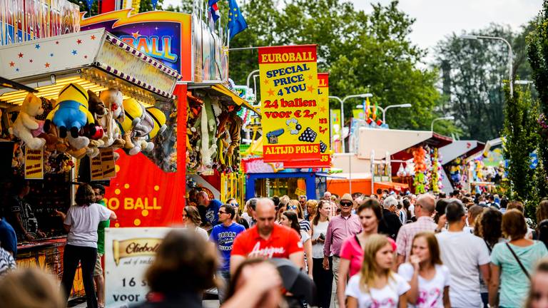 Voor ieder wat wils op de Tilburgse kermis (Foto: ANP)