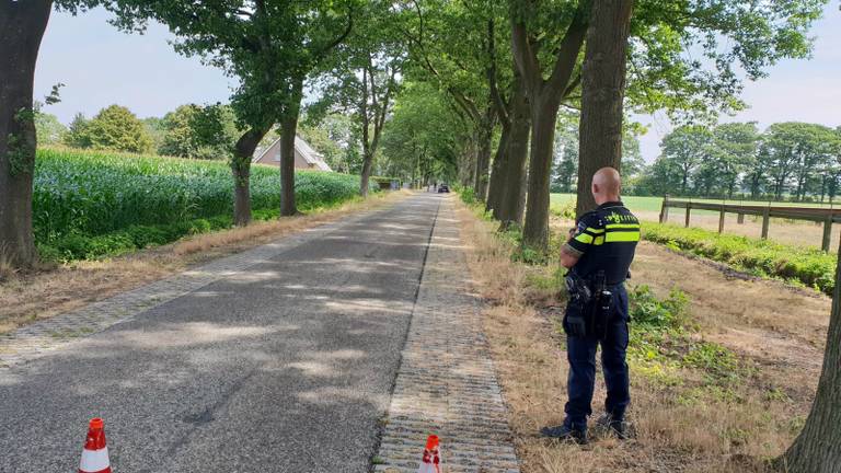 De plek waar het slachtoffer de auto van zijn belagers ramde. (Foto: Danny van Schijndel)