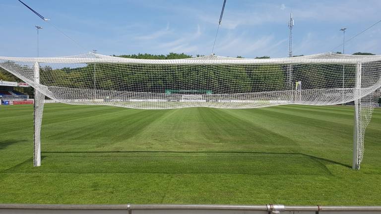 Het voetbalveld ligt er prima bij.