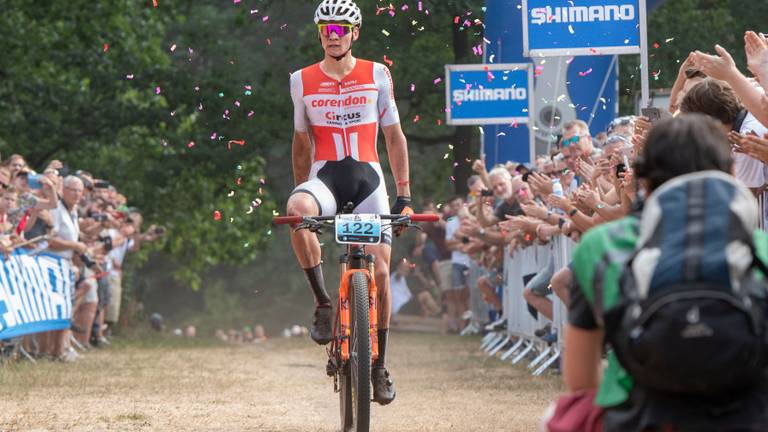 Mathieu van der Poel wint het NK Mountainbiken. Foto: OrangePictures.