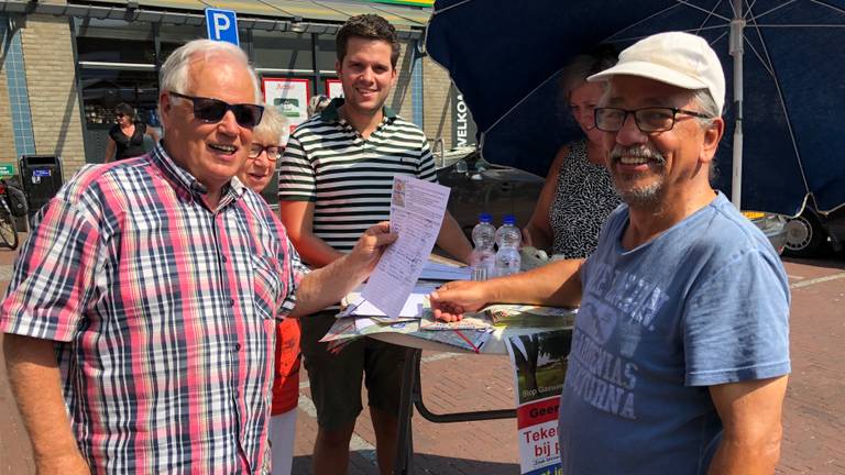 Raadsleden Loon op Zand zamelen handtekeningen in tegen de gaswinning