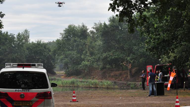 In deze plas werd tevergeefs gezocht naar een 22-jarige man (foto: FPMB/Fotopersburo Midden Brabant).