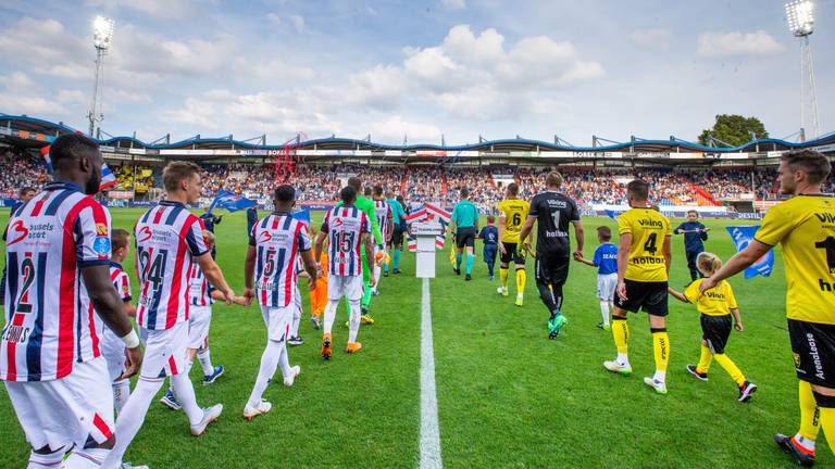 Willem II en VVV-Venlo komen het veld op (foto: VI Images).