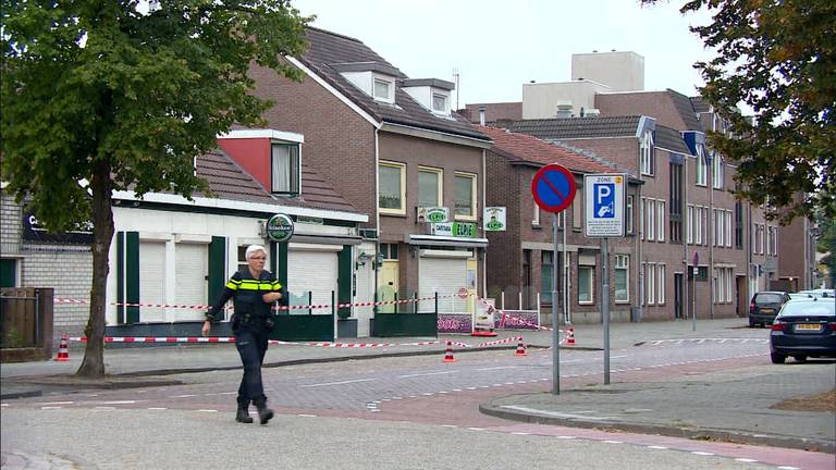 De politie doet sporenonderzoek in Oss.