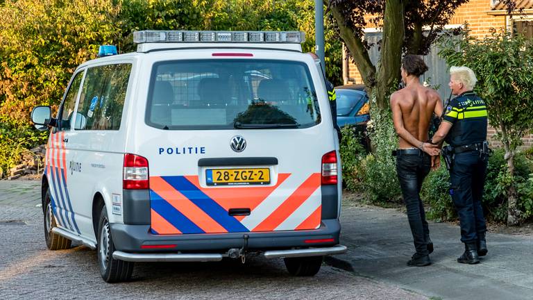 De man is gearresteerd. Foto: Marcel van Dorst/SQ Vision Mediaprodukties.
