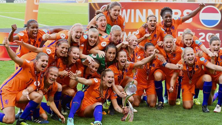 Precies een jaar geleden wonnen de Oranjeleeuwinnen het EK (foto: VI Images).