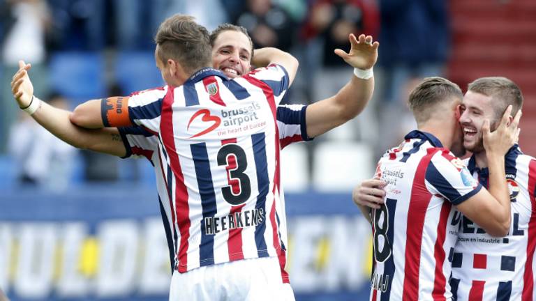 Hosanna in Tilburg na de 5-0 zege op Heracles (Foto's VI Images).