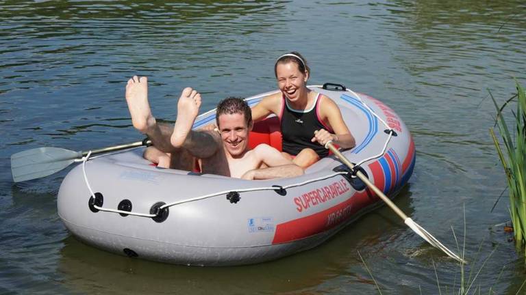 Dobberen op het water kan gewoon in coronatijden (foto: Bianca Dekker).