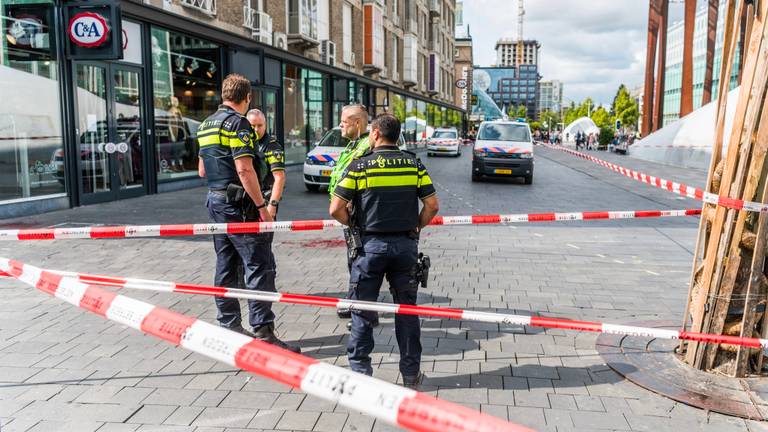 Bij de steekpartij raakte een man gewond. (Foto: Sem van Rijssel/SQ Vision)