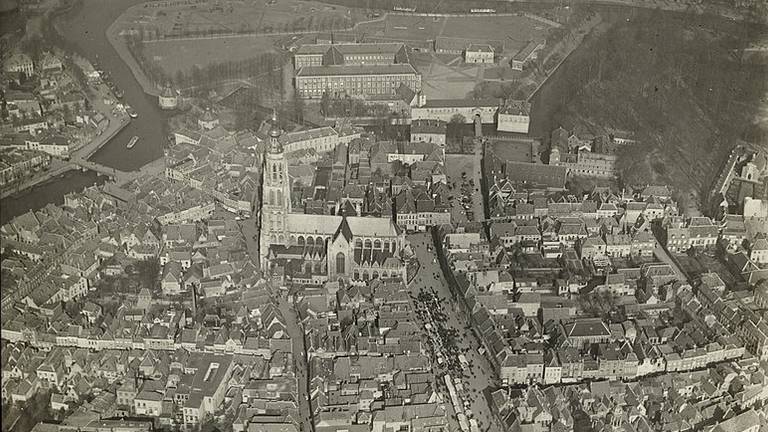 Breda, maar dan negentig jaar geleden. (Foto: Nederlands Instituut voor Militaire Historie)