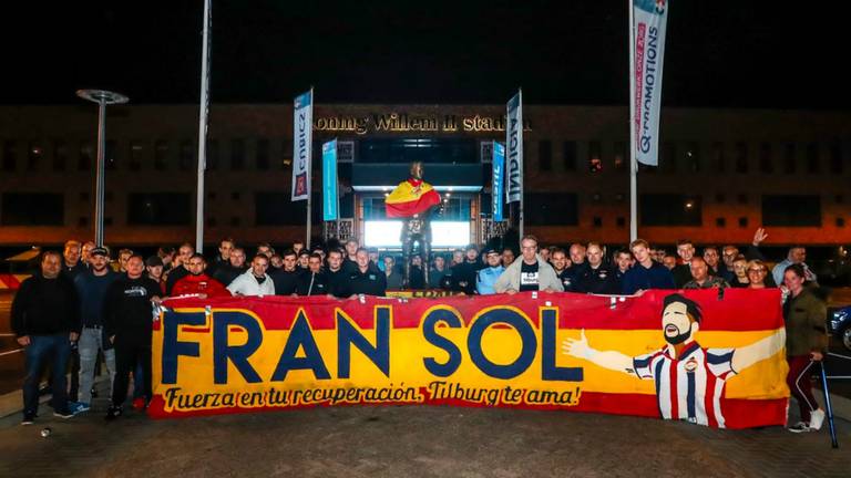 Feest rond middernacht bij het stadion van Willem II: Fran Sol blijft.