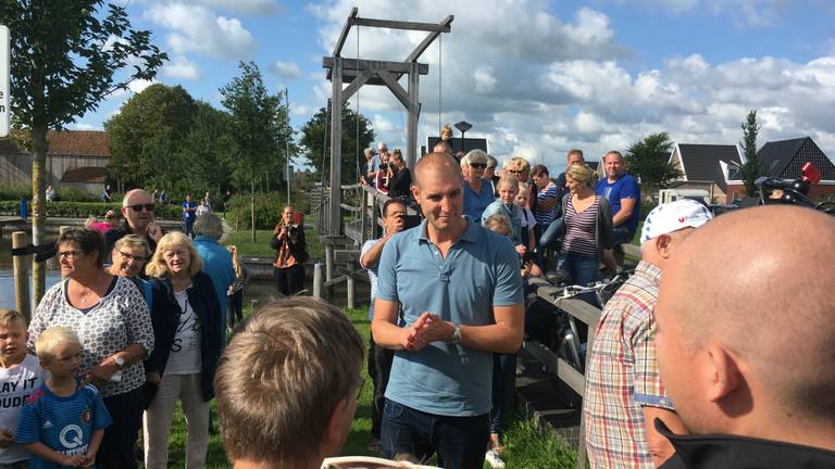 Maarten van der Weijden, even terug in Burdaard (foto: Maaike van der Hoek/Omrop Fryslân).