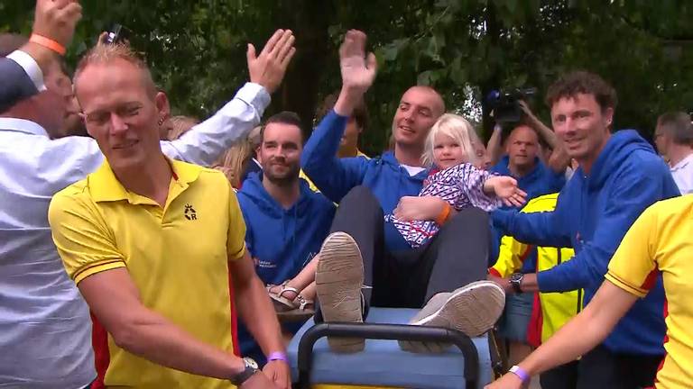 Maarten van der Weijden tijdens zijn huldiging in Leeuwarden.