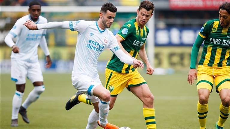 Gastón Pereiro in actie in de vorige editie van ADO Den Haag-PSV (foto: VI Images).