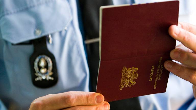 De man wordt verdacht van mensensmokkel (Foto: ANP).