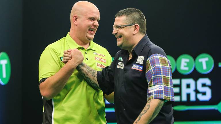 Michael van Gerwen en Gary Anderson (foto: VI Images).