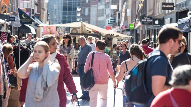 Drukte in het centrum. (Archieffoto: Kevin Cordewener)