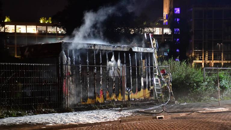 De uitgebrande container aan de Achtseweg Zuid. (Foto: SQ Vision Mediaprodukties)