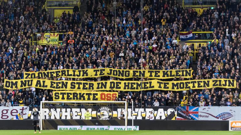 Het spandoek in Arnhem (foto: VI Images).