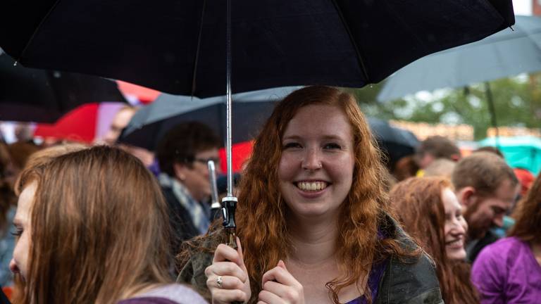 Een paraplu was wel nodig tijdens deze editie.. (foto: Kevin Cordewener)