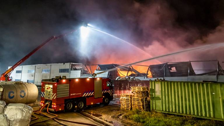 Verwrongen staal in Dongen (foto: Marcel van Dorst/SQ Vision)