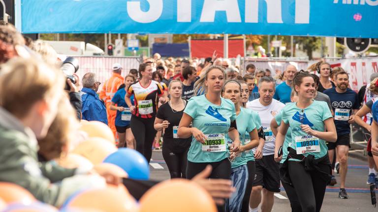 De Singelloop in Breda is begonnen (foto: Kevin Cordewener)