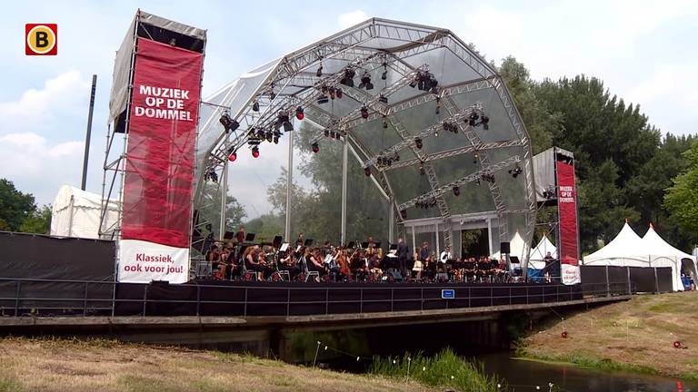 Muziek op de Dommel. (Archiefbeeld)