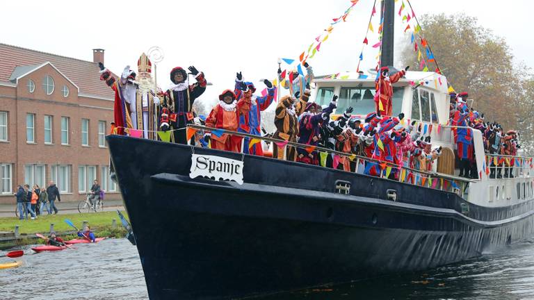 De intocht van Sinterklaas is dit jaar alleen via een beeldscherm te volgen. (Foto: archief)