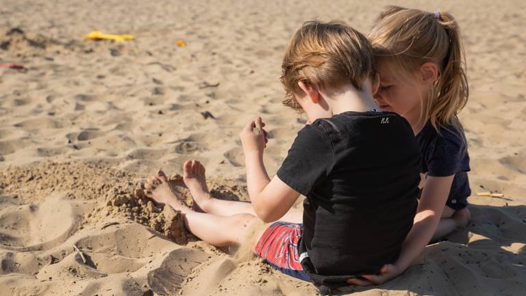 Het wordt weer mooi strandweer (foto: Kevin Cordewener).