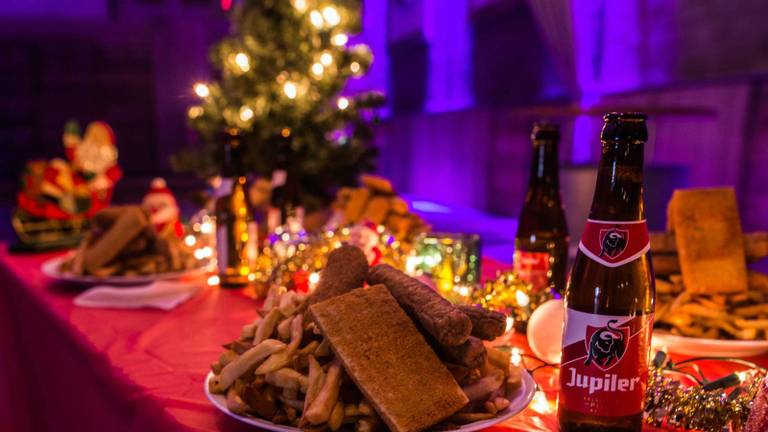 Een bijzonder kerstdiner in Tilburg. (Foto: Evy van Nispen)