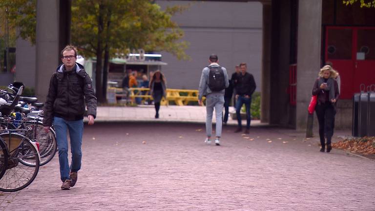 Studenten maken zich niet zo druk over het bofvirus.