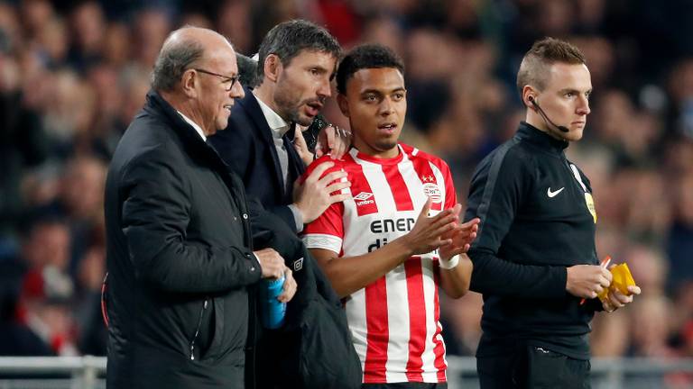 PSV-coach Mark van Bommel lovend over Donyell Malen (foto: VI Images).