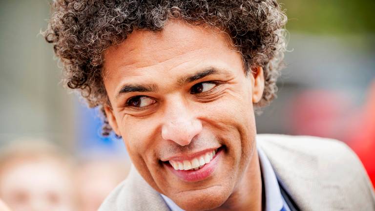 Pierre van Hooijdonk gaat aan de slag bij NAC. (Foto: ANP)