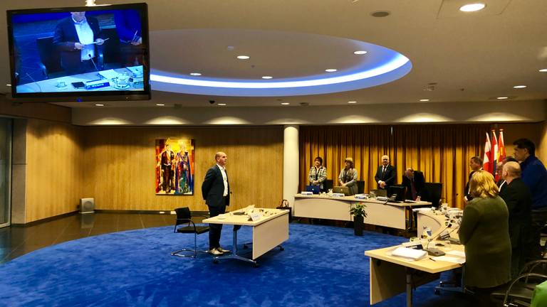 Voormalig gemeente-ambtenaar Walter Brouwer wordt als eerste verhoord. (foto: Raoul Cartens)