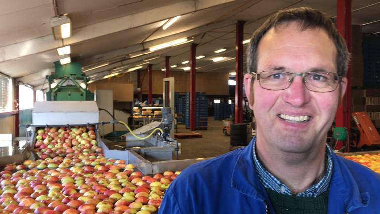 Fruitteler Aran Lambregts uit Zevenbergschen Hoek is blij met de samenwerking met Boerschappen Breda