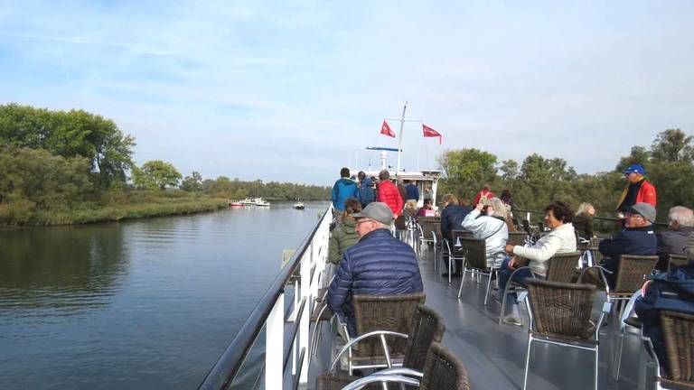 Vanaf donderdag zijn er weer rondvaarten in de Biesbosch (Foto: Martha Kivits). 