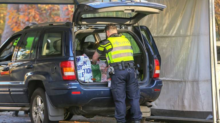 De grote verkeerscontrole in Rijen. (Foto: Mathijs Bertens/ Stuve Fotografie)