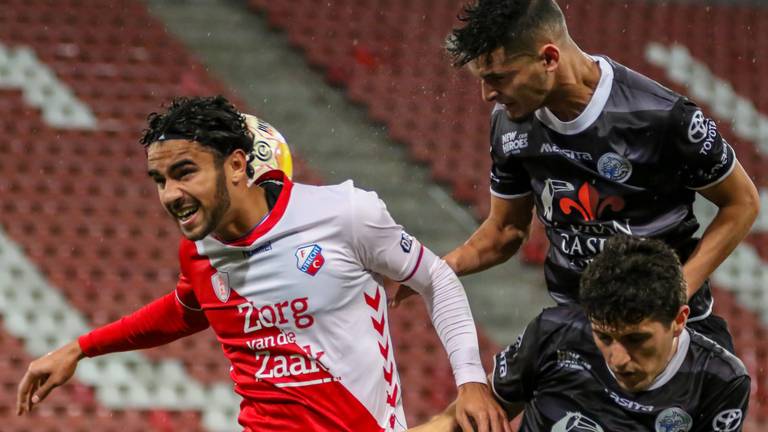 FC Den Bosch in actie tegen jong Utrecht