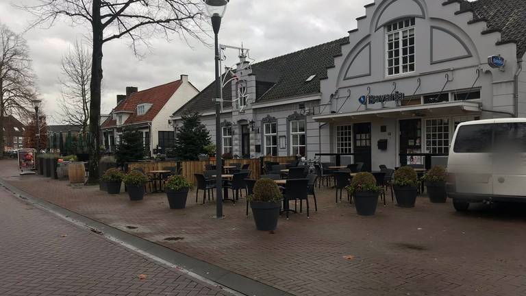 Het bewuste Café Van Gogh (foto: Daisy Schalkens).