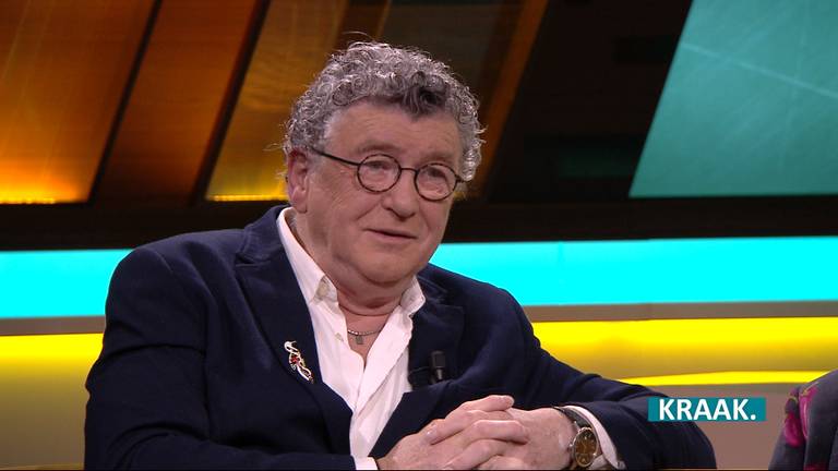 Advocaat Pieter van der Kruijs op de bank bij KRAAK.