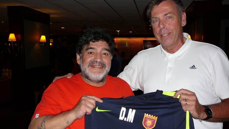 Jos met Diego Maradona (Foto: Facebook).