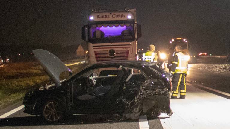 Het ongeluk op de A58 in de richting van Bergen op Zoom. Foto: 112nieuwsonline