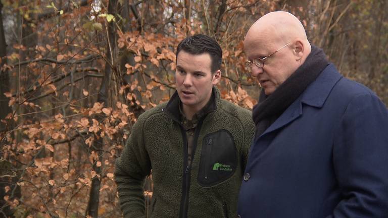 Boswachter Erik de Jonge en minister Grapperhaus. (foto: Omroep Brabant)