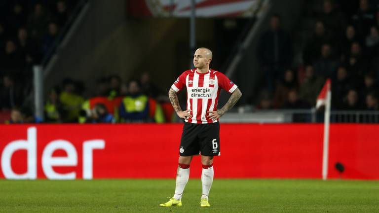 Teleurstelling bij PSV-linksback Angelino. (Foto: VI Images)
