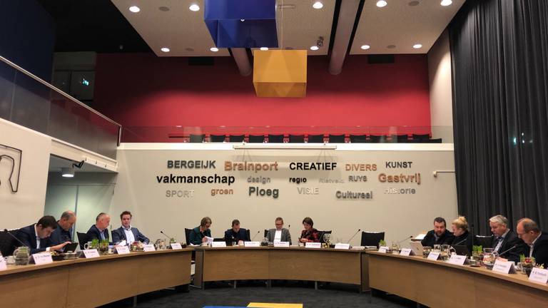 De gemeenteraad Bergeijk praat over de Zwarte Bergen (foto: René van Hoof).