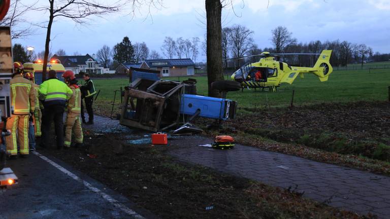 Een traumahelikopter staat klaar voor het slachtoffer. (Foto: Harrie Grijseels/SQ Vision)