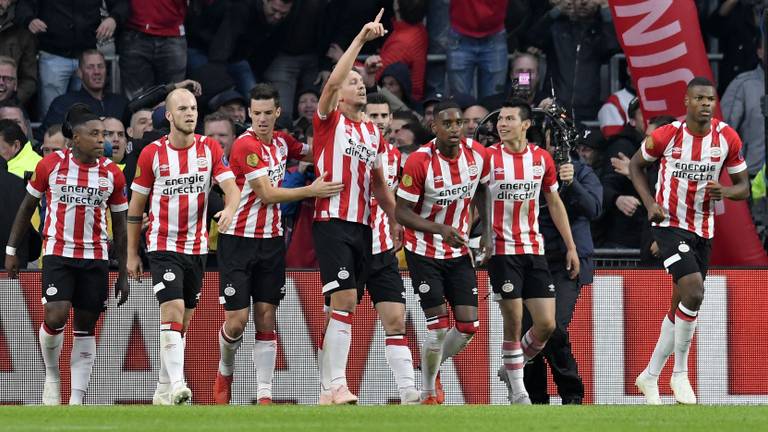 PSV viert de 3-0 tegen Ajax. (Foto: VI Images)