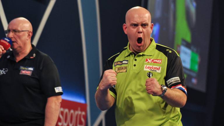 Blijdschap bij Michael van Gerwen na de winst op Adrian Lewis (foto: OrangePictures).